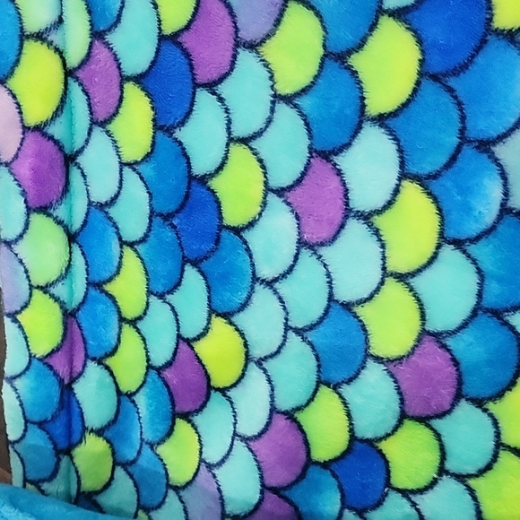Justice barley used mermaid tail blanket and happy emoji plush pillows - Picture 3 of 4